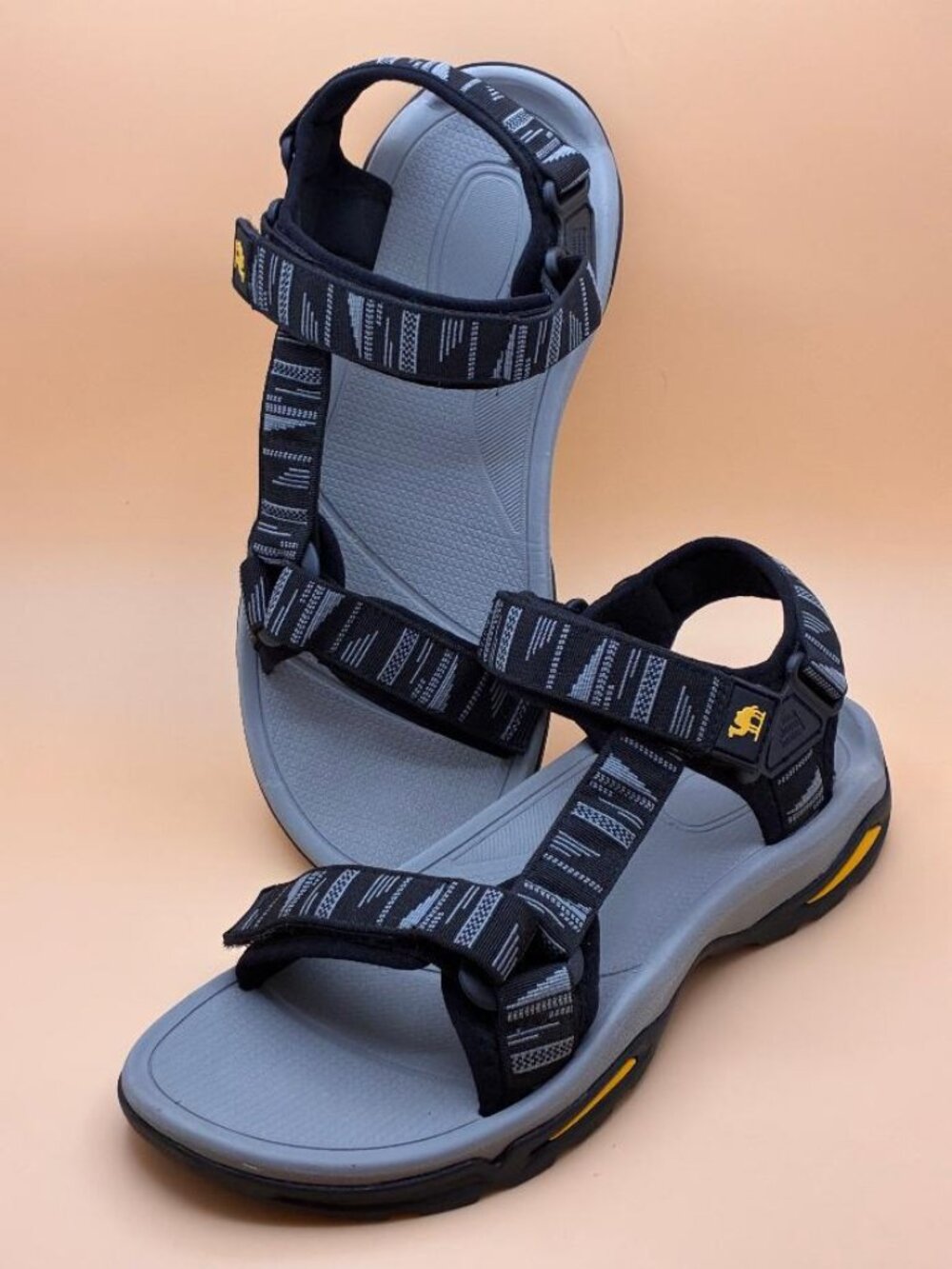 CAMEL CROWN Men's Hiking Arch Support Sport Sandals Outdoor Straps Size 10 EUC